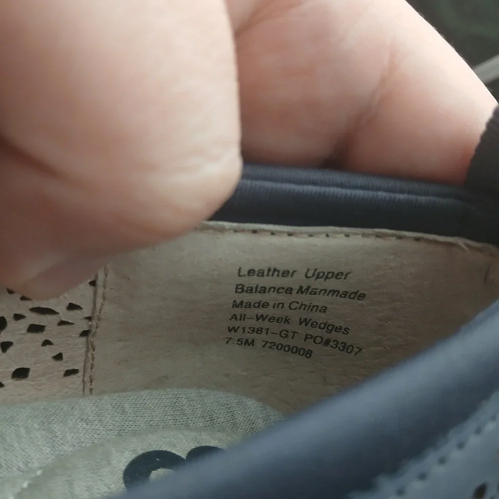 Bleecker & Bond All-Week Wedges 7.5M Blue Gray Leather Laser Cut Perforated Pump